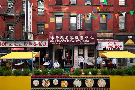 Chinatown Is Coming Back, One Noodle at a Time - The New York Times