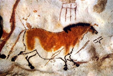 16,000-year-old paleolithic cave paintings were discovered at lascaux ...