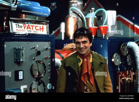 DUDLEY MOORE, SANTA CLAUS, 1985 Stock Photo - Alamy