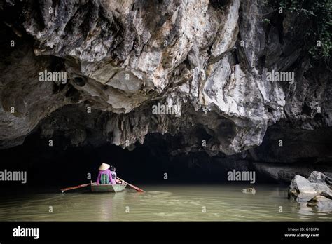 Ninh binh caves hi-res stock photography and images - Alamy