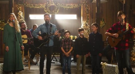 Josh Turner, His Wife, & Their 4 Sons Sing "Have Yourself A Merry Little Christmas"