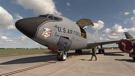 RAF Lakenheath too far from 'combat areas' - BBC News