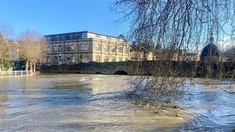 Bradford on Avon's flood defence out of action over safety risk - BBC News