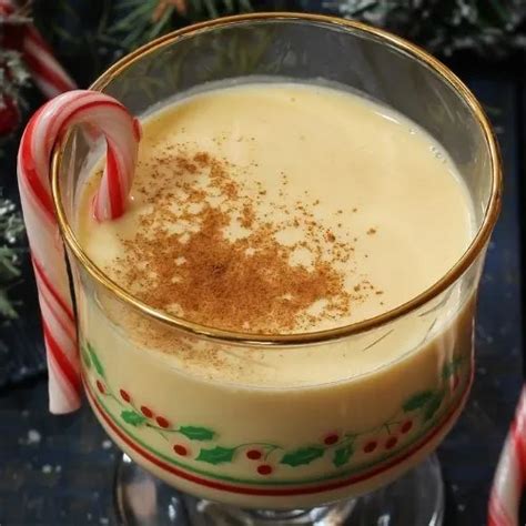 30 Best Eggnog Cocktails: Perfect Anytime & At Holiday Parties🍸