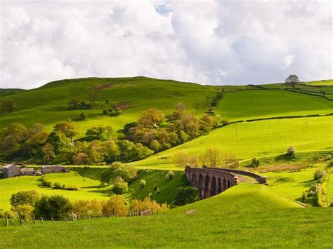 Yorkshire Countryside - School of English | Study English in England | English UK