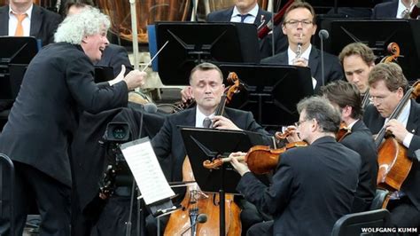 Berlin Philharmonic orchestra fails to elect conductor - BBC News