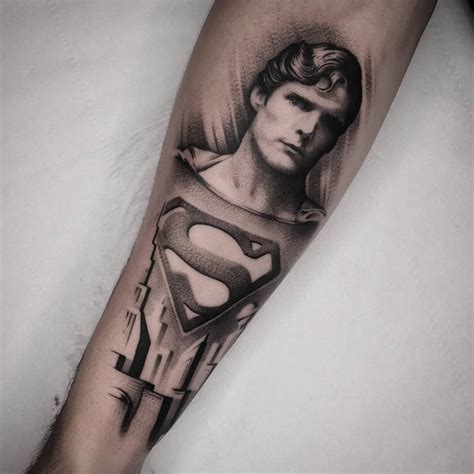 Cool tattoo of a bird, no wait it's superman! ⋆ Studio XIII Gallery