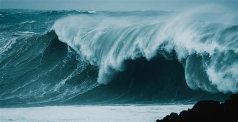 Huge storm brings 30-foot waves to Vancouver Island (PHOTOS, VIDEOS ...