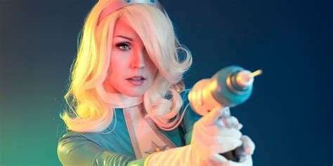 Mario Bros. Peach and Rosalina Cosplayer Goes Vintage With Star-Trek ...