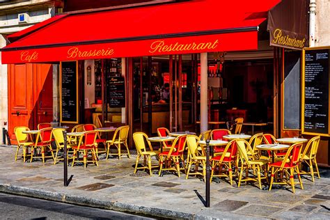 17 Classic Paris Bistros Worth Visiting