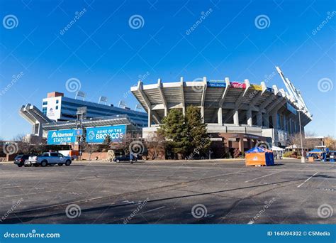 Albertsons Stadium on Boise State University Campus Editorial Photography - Image of blue ...