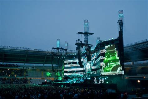 Muse Live! editorial stock photo. Image of events, concert - 32390278