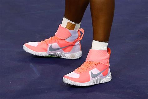 [PHOTOS] Serena Williams’ NikeCourt Flare Sneakers – Footwear News