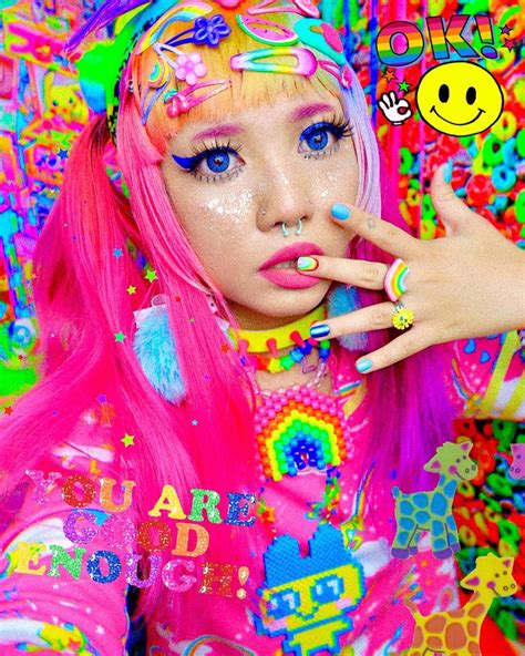 Decora Harajuku, Harajuku Girls, Harajuku Fashion, Colorful Fashion, Gyaru, Rainbow Choker ...