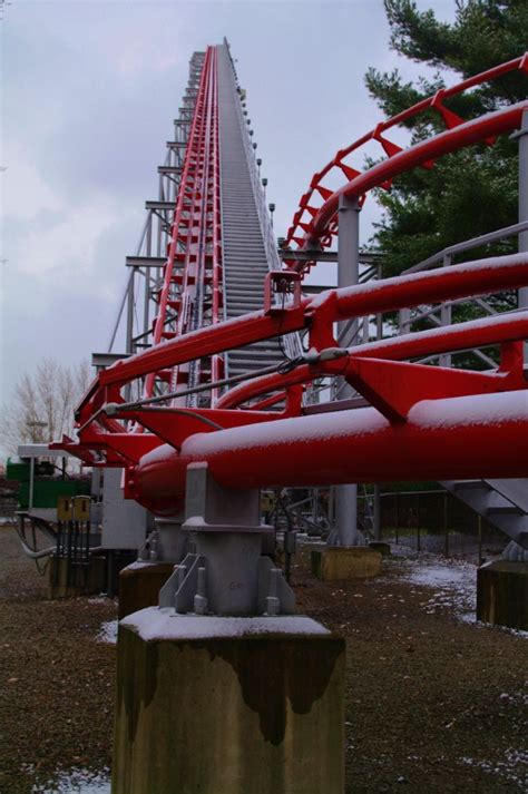 Magnum XL-200 photo from Cedar Point - CoasterBuzz