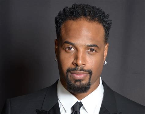 Shawn Wayans 2024: dating, net worth, tattoos, smoking & body facts ...