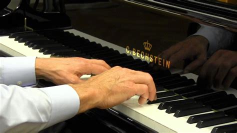 Piano Masterclass | Two types of trills | Piano, Piano competition, Trill