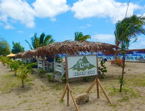 Lime Bar & Beach Club, Pinney's Beach, Nevis - seasonedtraveler.ca