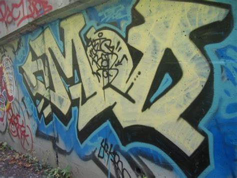 Talking Walls: Graffiti in Hamilton - Raise the Hammer