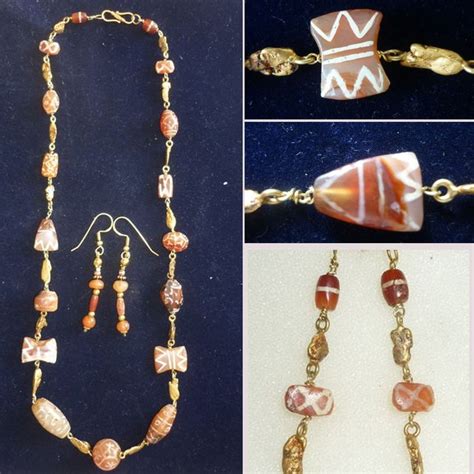 Indus Valley gold necklace and earrings with carnelian - Catawiki