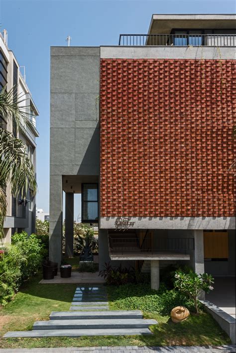 Brick Facade House | Design Work Group - The Architects Diary