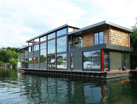 Luxury houseboat like no other goes on sale for £1.85million | House boat, Floating house ...