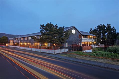 Seaside Hotel Photos - Coast River Inn Seaside Oregon Hotel