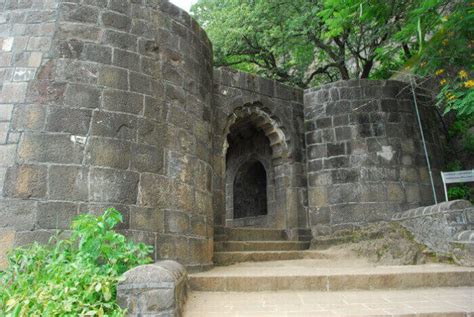 Chatrapati Shivaji Maharaj Forts Information In Marathi