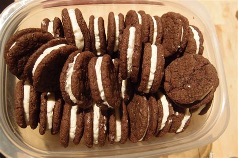 The Quirky Epicurean: Homemade Double Stuf Oreos