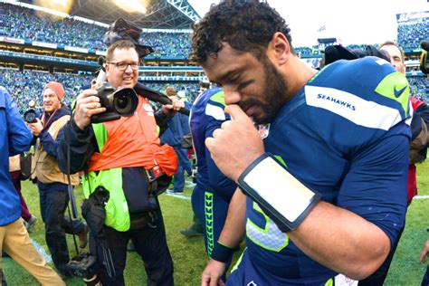 Russell Wilson Goes from Horrid to Hero as Seahawks Unite to Reach ...