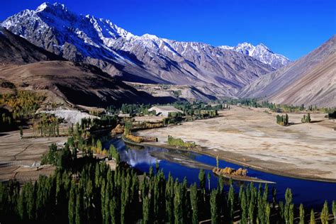 Gilgit Travel Guide - Pakistan Tours Guide