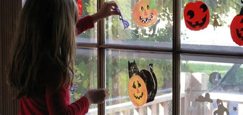 How to Apply Halloween Window Clings | 11 Easy Guides (2024)