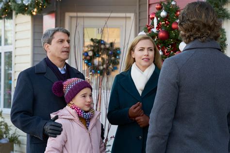 'Project Christmas Wish': Cast, Preview, & Photos on the New 2020 Hallmark Movie | Feeling the ...