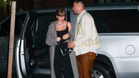 Travis Kelce Clarifies Incident With Taylor Swift's Bodyguard During ...