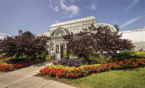 Volunteer Park Conservatory nears completion on September 22, 1912. - HistoryLink.org