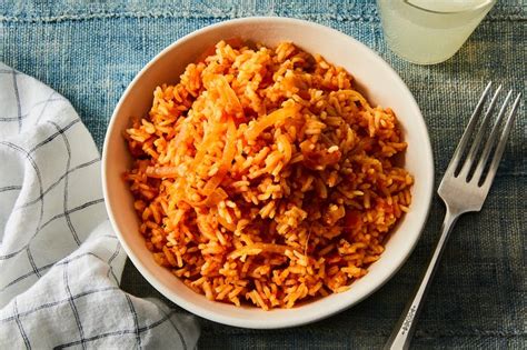 How to cook Nigerian Jollof Rice - The Best Nigerian Rice Recipe