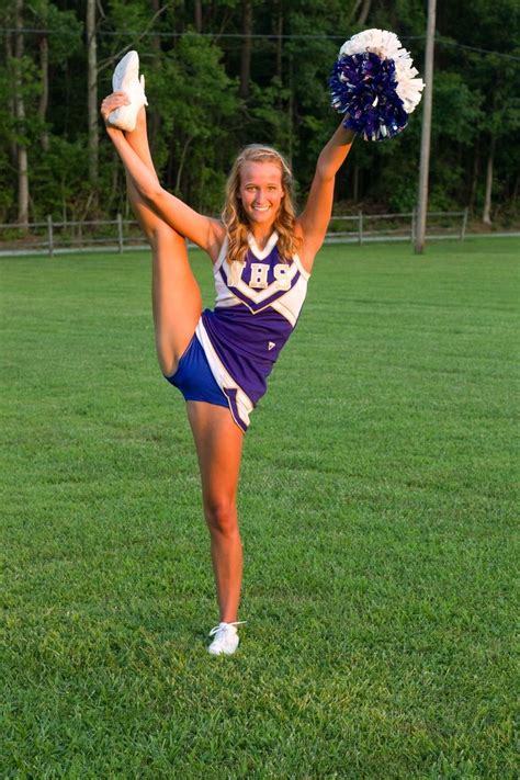 Pin by mike p on leg up | Cheerleading poses, Cheer poses, Cheerleading pictures