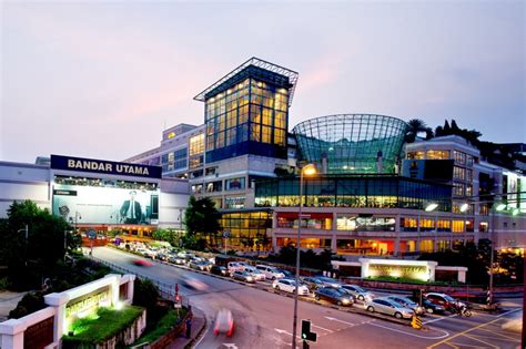 1 Utama Mall Shopping Centre, The Biggest Mall in Malaysia | Panda ...