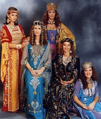 Fashions from Iraq | Traditional outfits, Traditional fashion, Iraqi ...