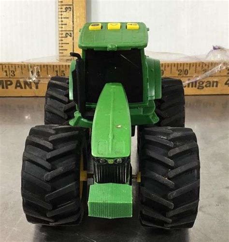 John Deere Toy Tractor - Sherwood Auctions