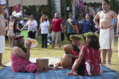 OLALEKAN ODUNTAN: Tonga Holidays and Festivals