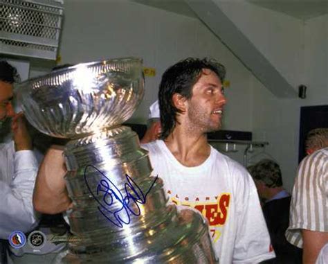 Doug Gilmour autographed 8x10 Photo (Calgary Flames) Stanley Cup