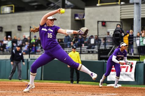 Washington softball team loses its 6th straight as Oregon completes 3 ...