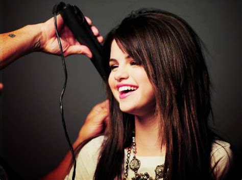 selena - selena gomez falling down Image (24105965) - Fanpop