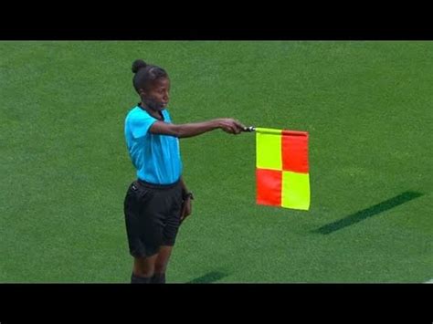 referee vs assistant referee training - YouTube