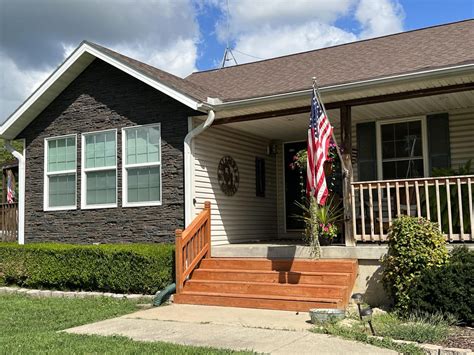 Randy’s DIY Faux Stone Siding Transformation - GenStone