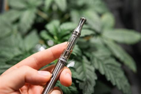 THC Vape Oil - Benefits & How to Use it | Pyro Extracts