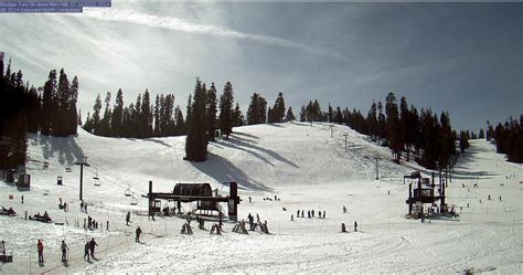 A clear day for #skiing in Yosemite's Badger Pass | Yosemite photos ...