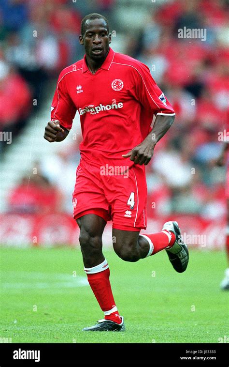 UGO EHIOGU MIDDLESBROUGH FC RIVERSIDE STADIUM MIDDLESBROUGH ENGLAND 31 August 2002 Stock Photo ...