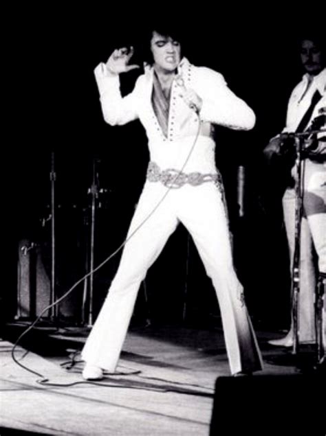 ELVIS LIVE ON STAGE IN 1970 | Elvis presley pictures, Elvis presley photos, Elvis in concert